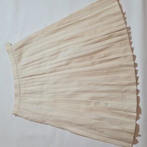Ralph Lauren Elegant Cream Pleated Skirt Women's Size 2 Soft Girl